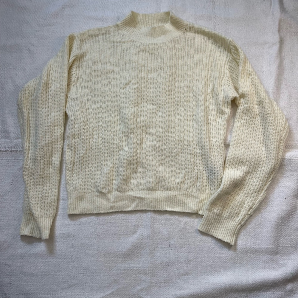 Uniqlo Cream Turtleneck Sweater